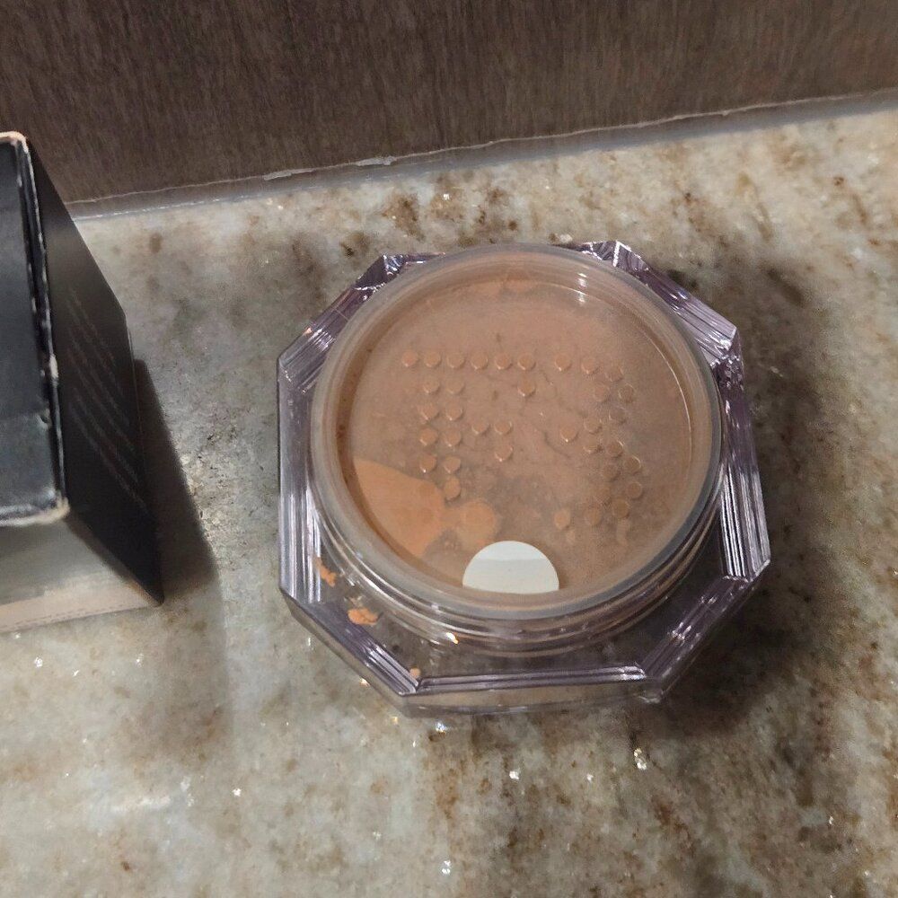NIB Fenty Beauty Pro Filt’r Mini Instant Retouch Setting Powder - Cashew